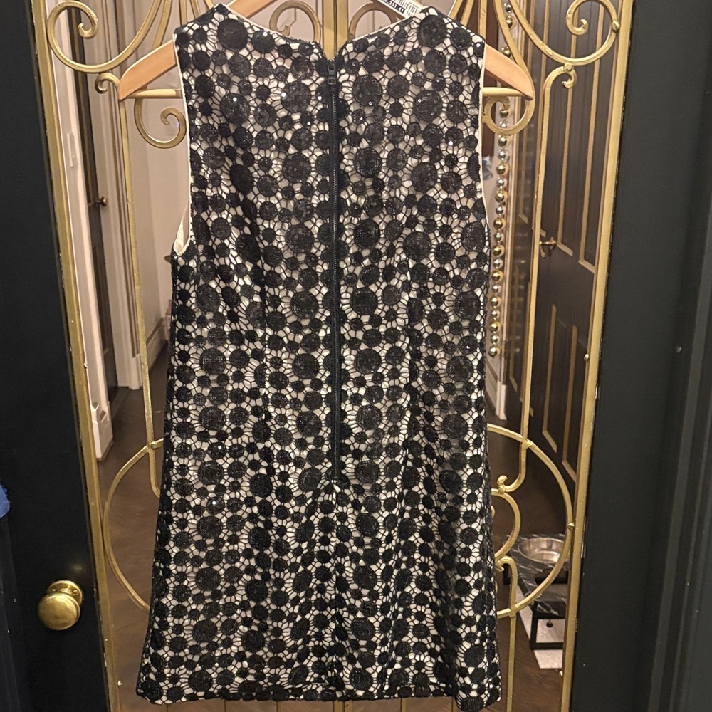 Alice + Olivia Floral sequins Lace Mini shift Dress size 2 crochet - Picture 6 of 9